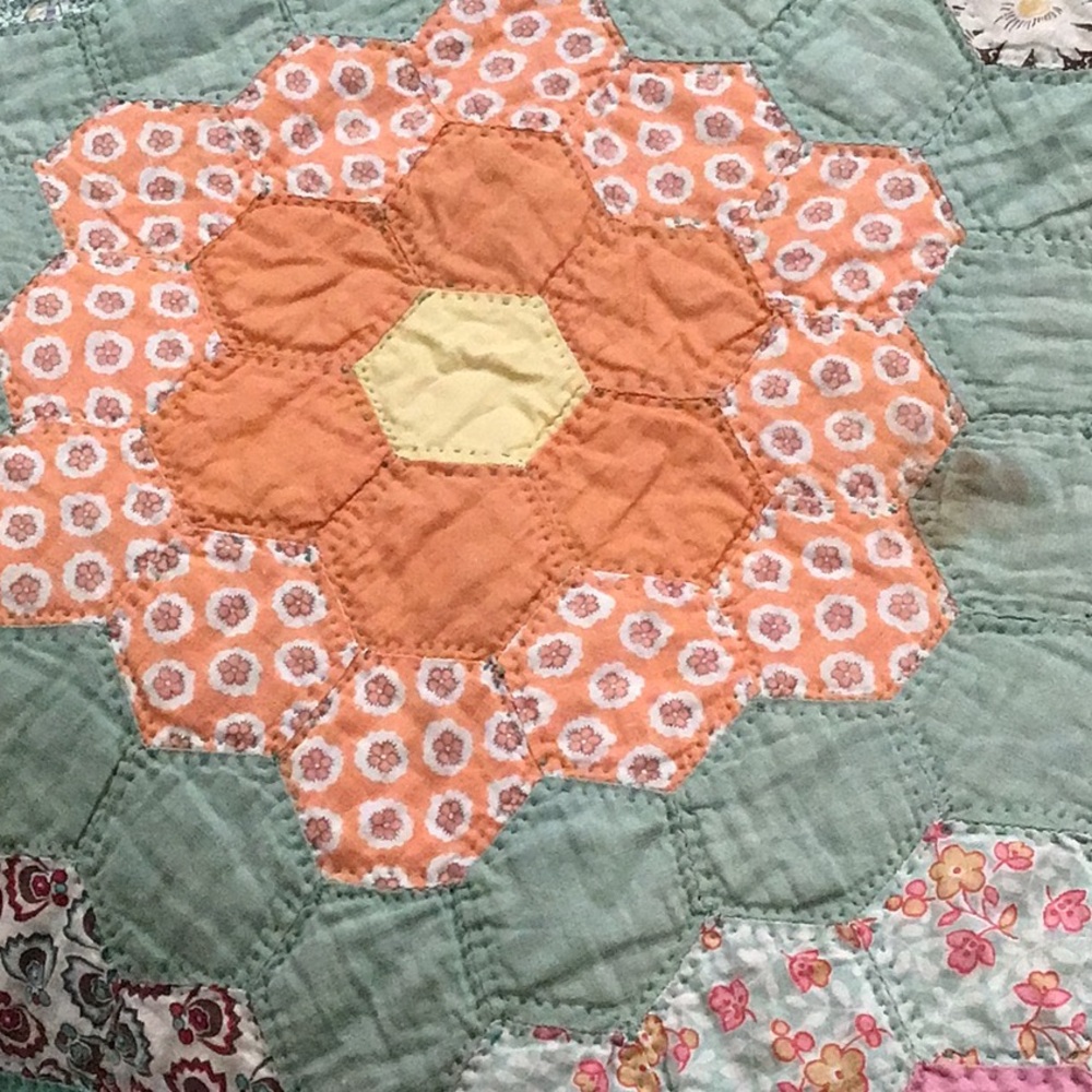 Antique Pennsylvania Appliquéd Quilt - Picture 12 of 14
